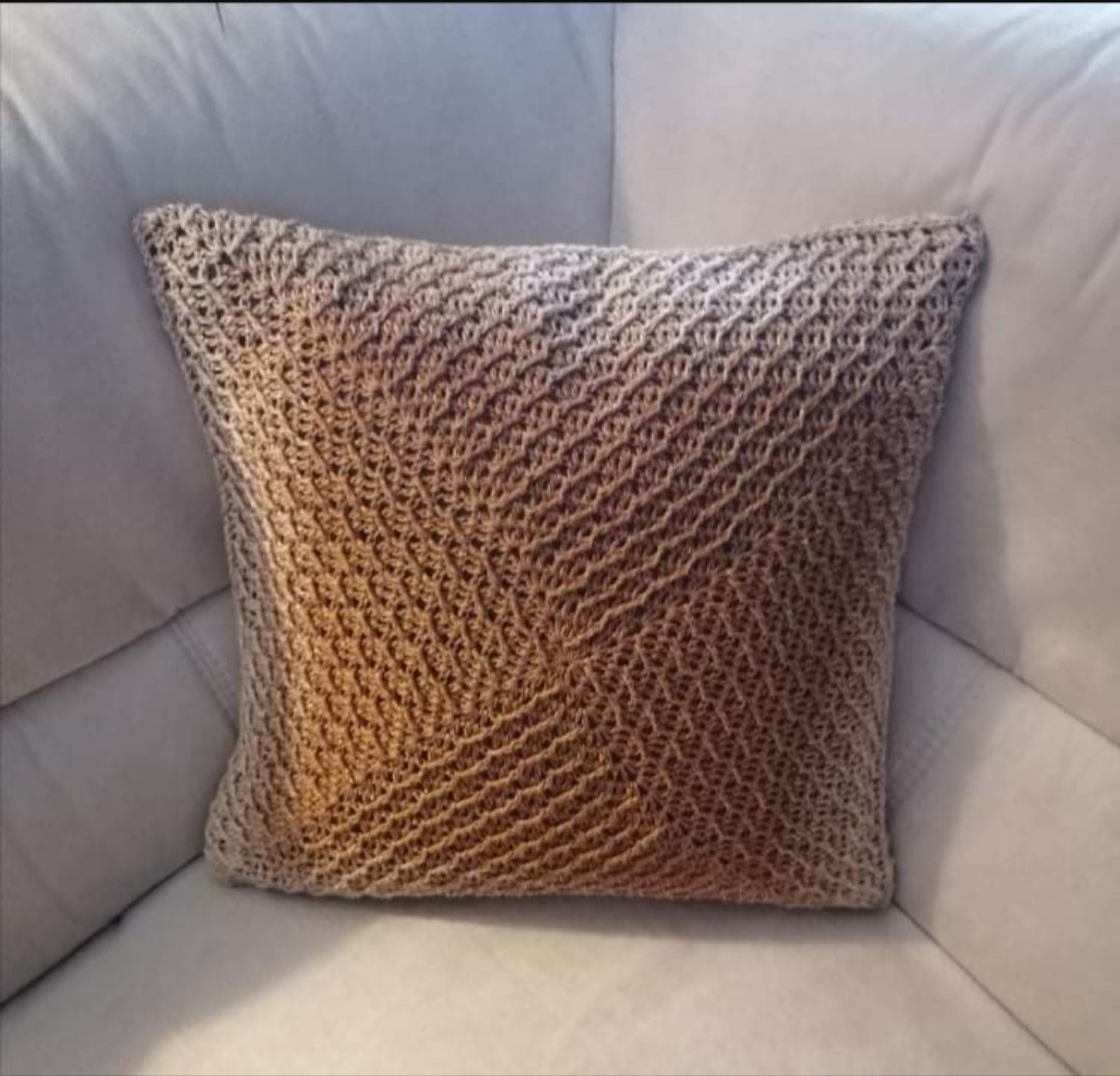 Blog content image for 'kostenlose Häkelanleitung mit dem Muster Marilyn im Quadrat - ideal für Kissenhülle, (Baby-) Decke uvm.'